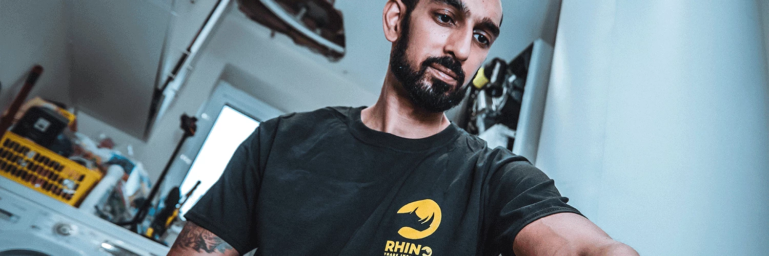 heating engineer working in rhino tshirt